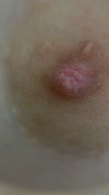 Look into my eyes, look at my lips, nipples, dirty navel